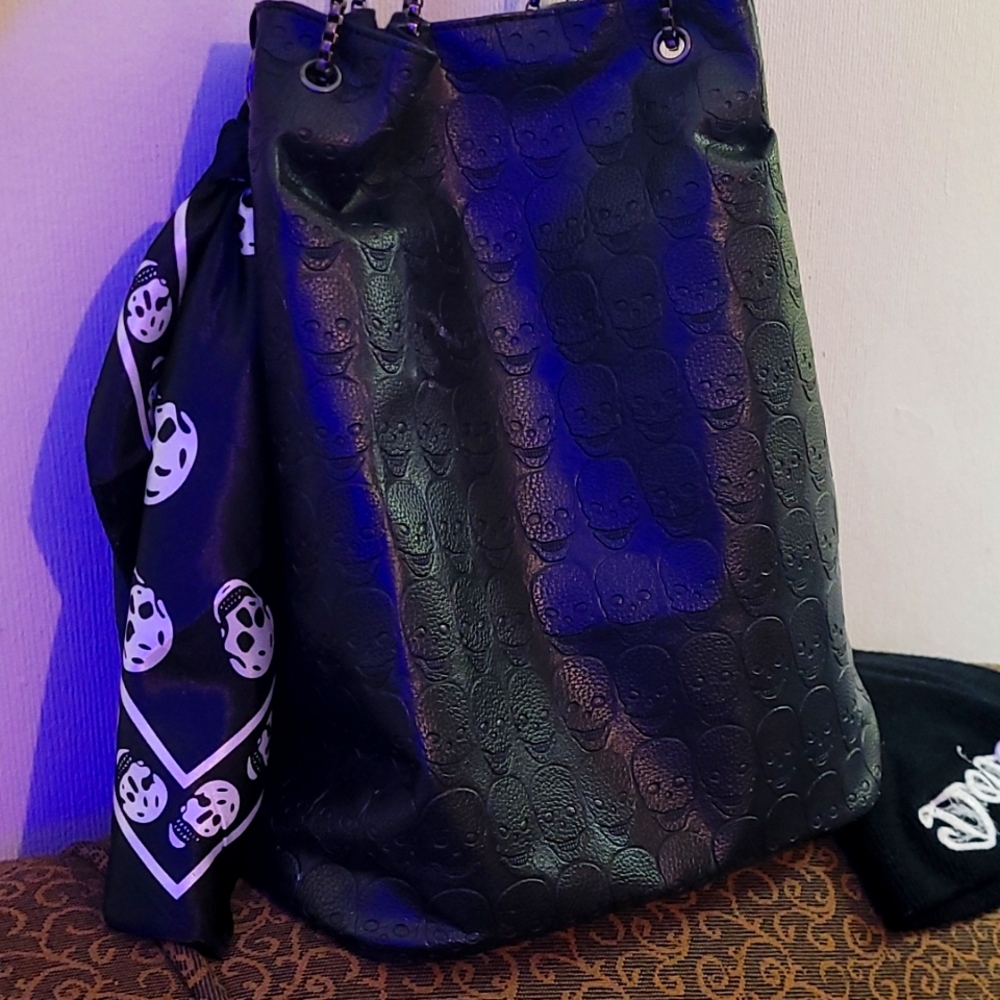 Skull purse